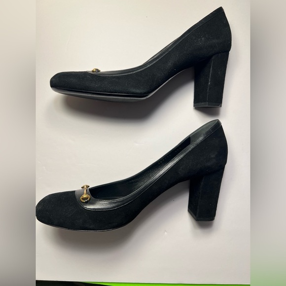 GUCCI Black Suede Heel Pump with Gold Horsebit Detail size 40.5 - Picture 4 of 7